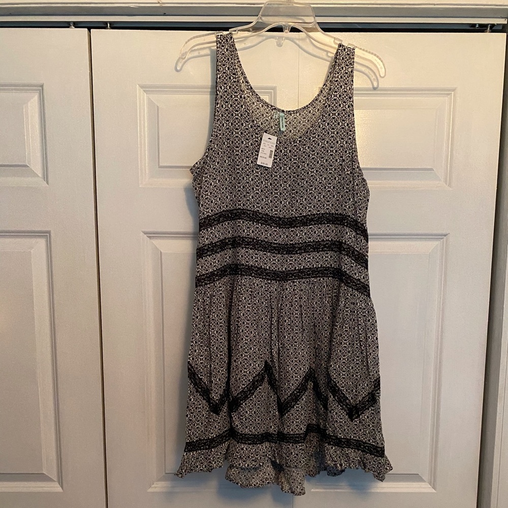 NWT Maurices black/white print dress - Sz: M